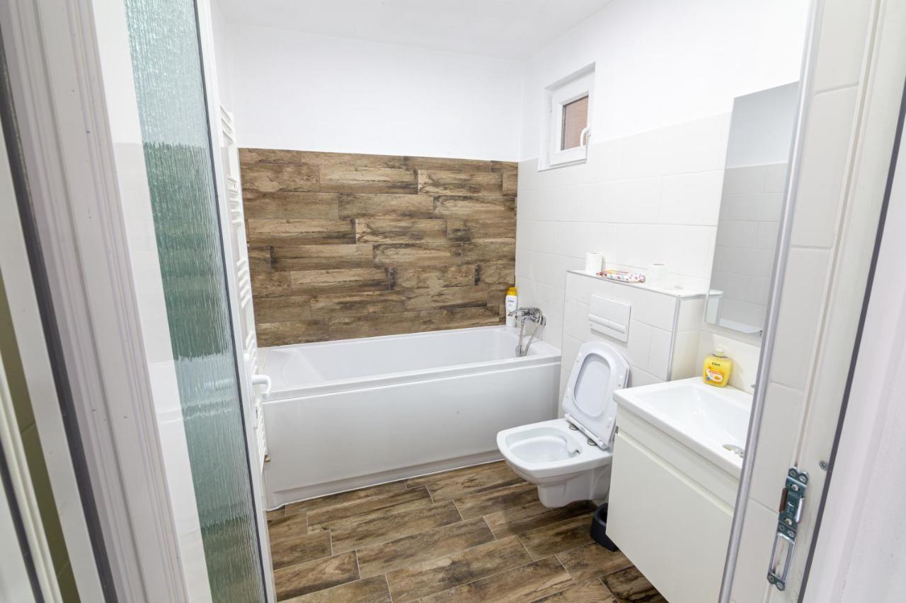 Whitehouse2 Apartment Arad Luaran gambar